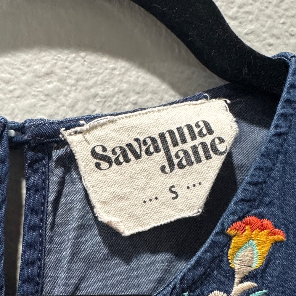 🌸 Savanna Jane Sleeveless Boho Embroidered Denim Dress – Size S 🌸 - Picture 2 of 3